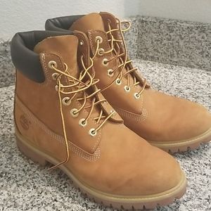Timberland Classic 6" Boots Size 9